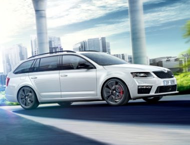 To νέο Škoda Octavia RS σε πίστα και στο πεδίο δοκιμών, με τις πάντες (βίντεο)